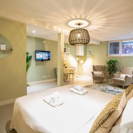 New! Modern Gallery Nassau Canal *