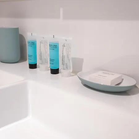 New! Modern Gallery Nassau Canal *