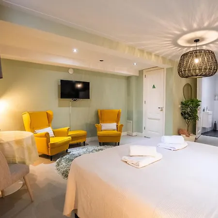 New! Modern Gallery Nassau Canal