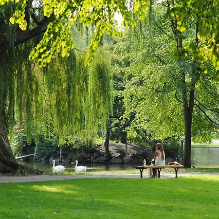 New! Modern Gallery Nassau Canal