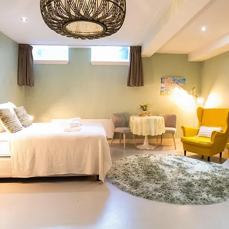 Апартаменты New! Modern Gallery Nassau Canal Амстердам