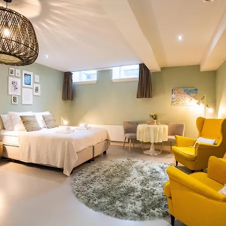 Апартаменты New! Modern Gallery Nassau Canal *