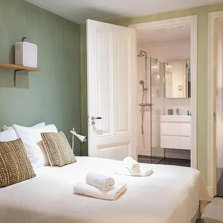 New! Modern Gallery Nassau Canal